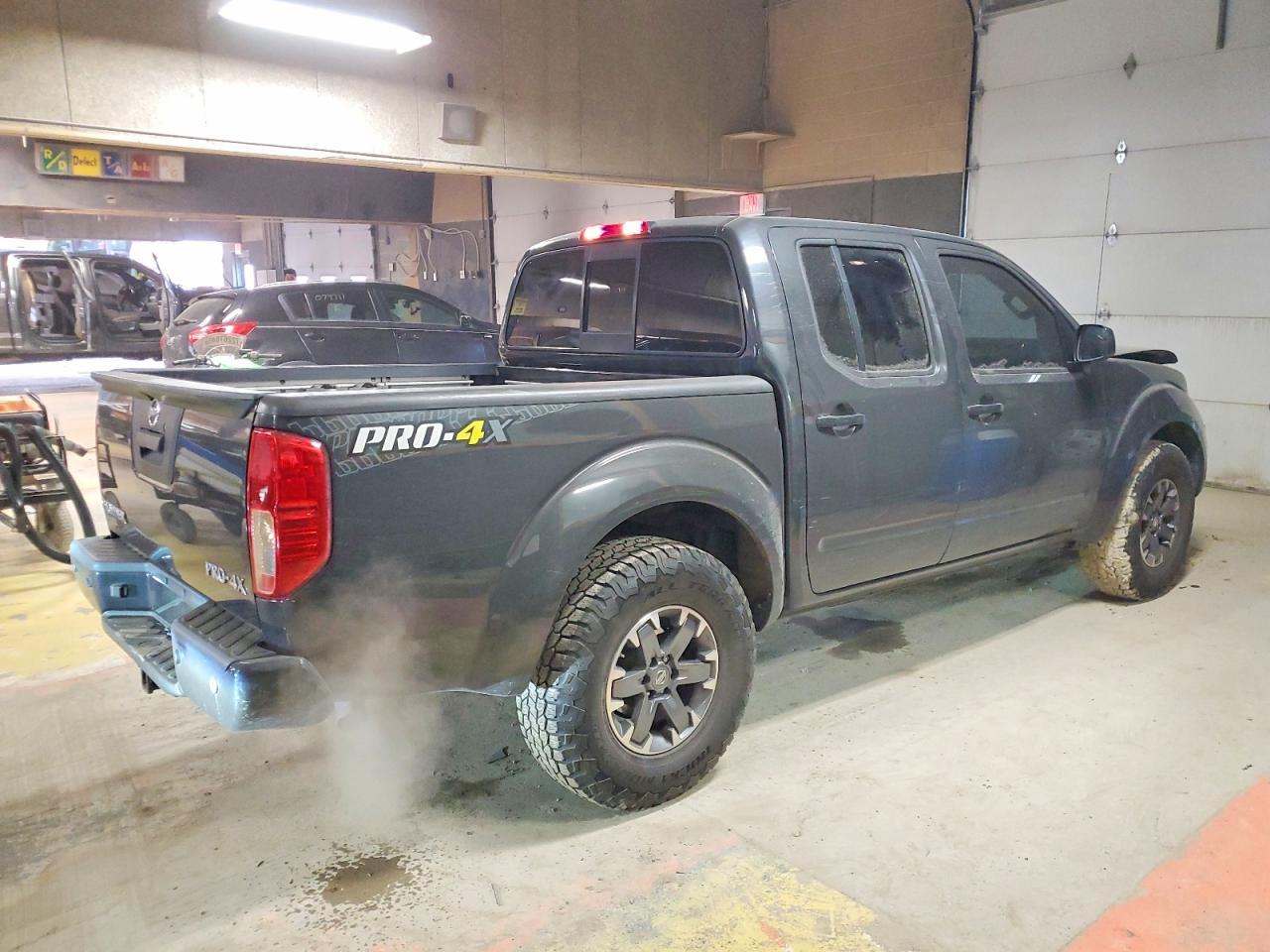2015 NISSAN Frontier