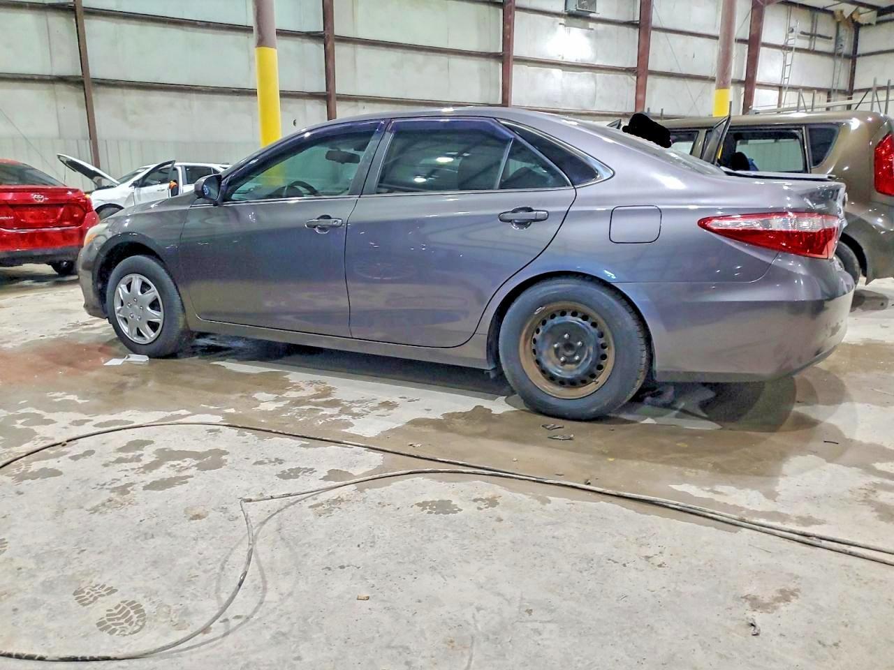 2016 TOYOTA CAMRY