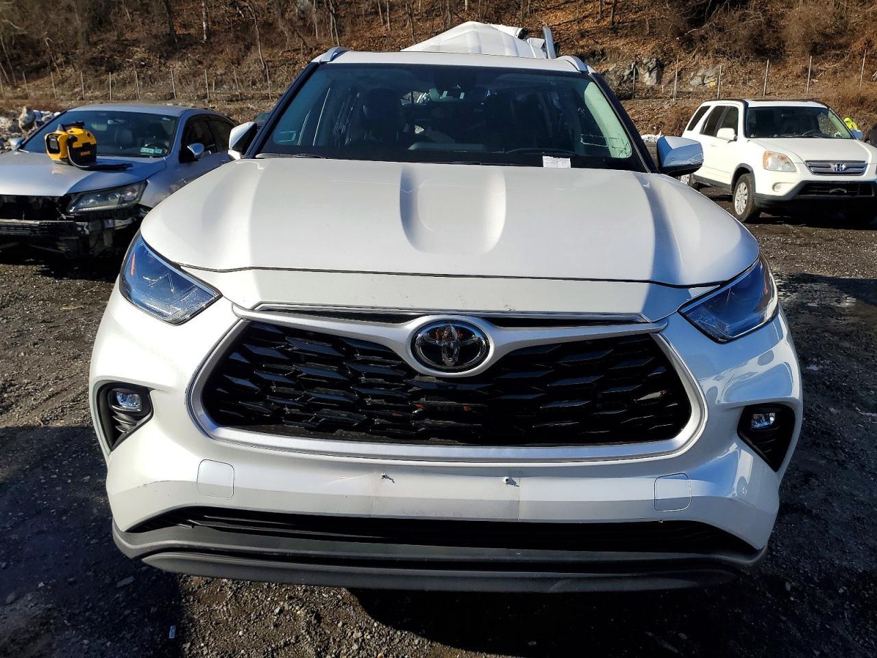 2024 TOYOTA HIGHLANDER