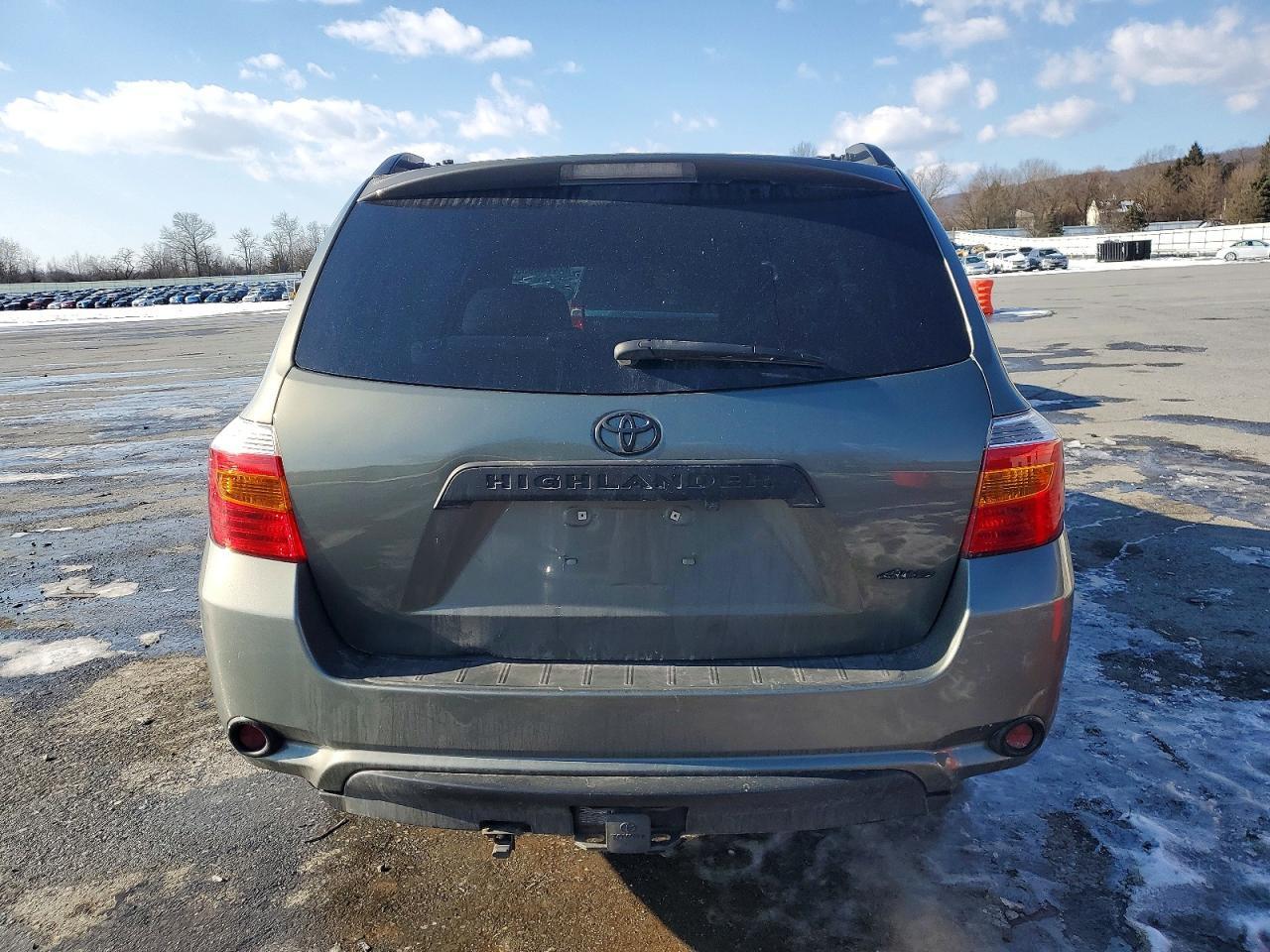 2010 TOYOTA HIGHLANDER