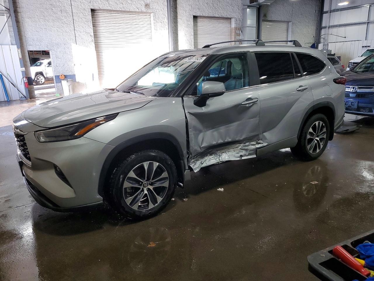 2024 TOYOTA HIGHLANDER