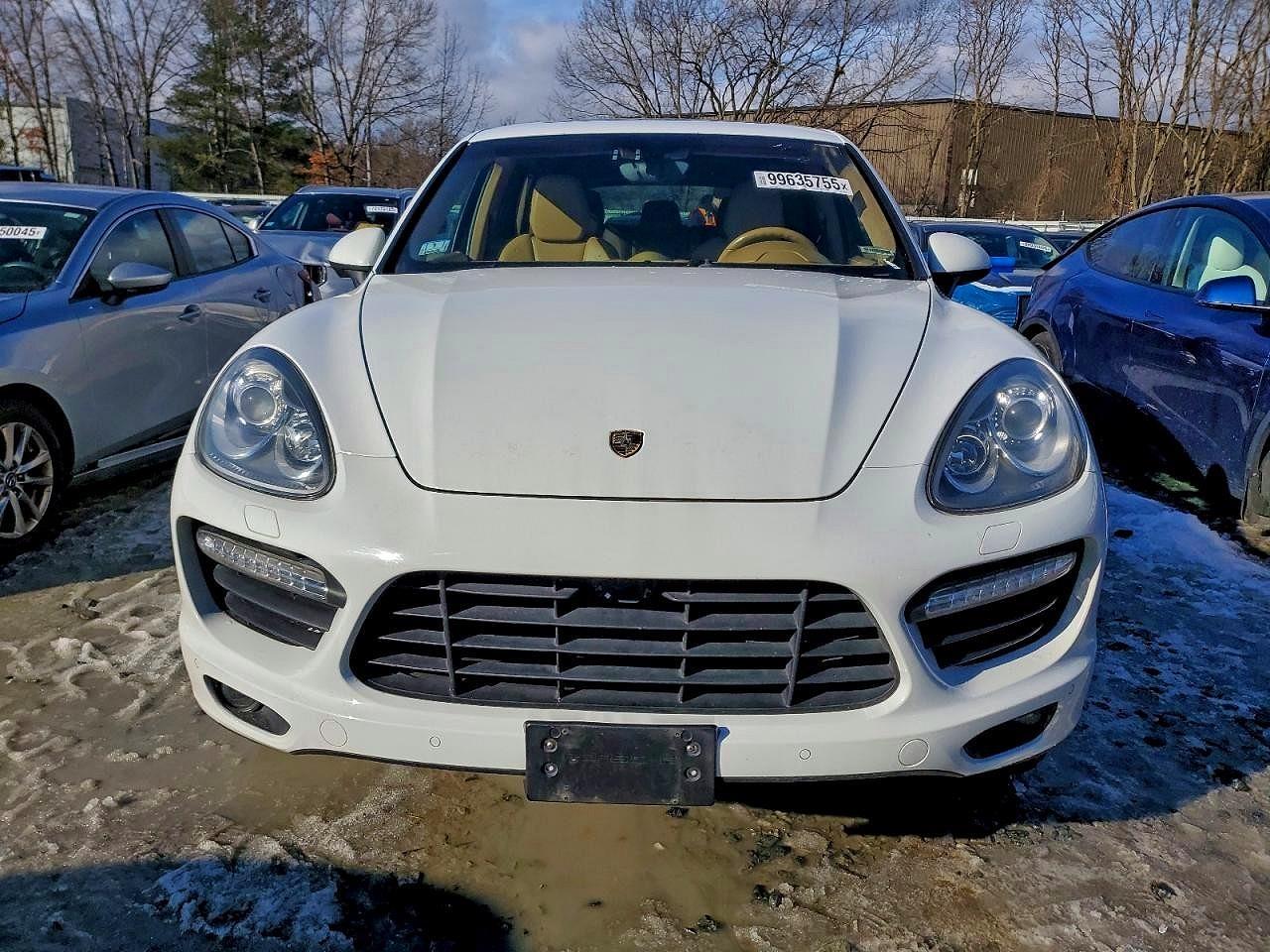 2014 PORSCHE CAYENNE
