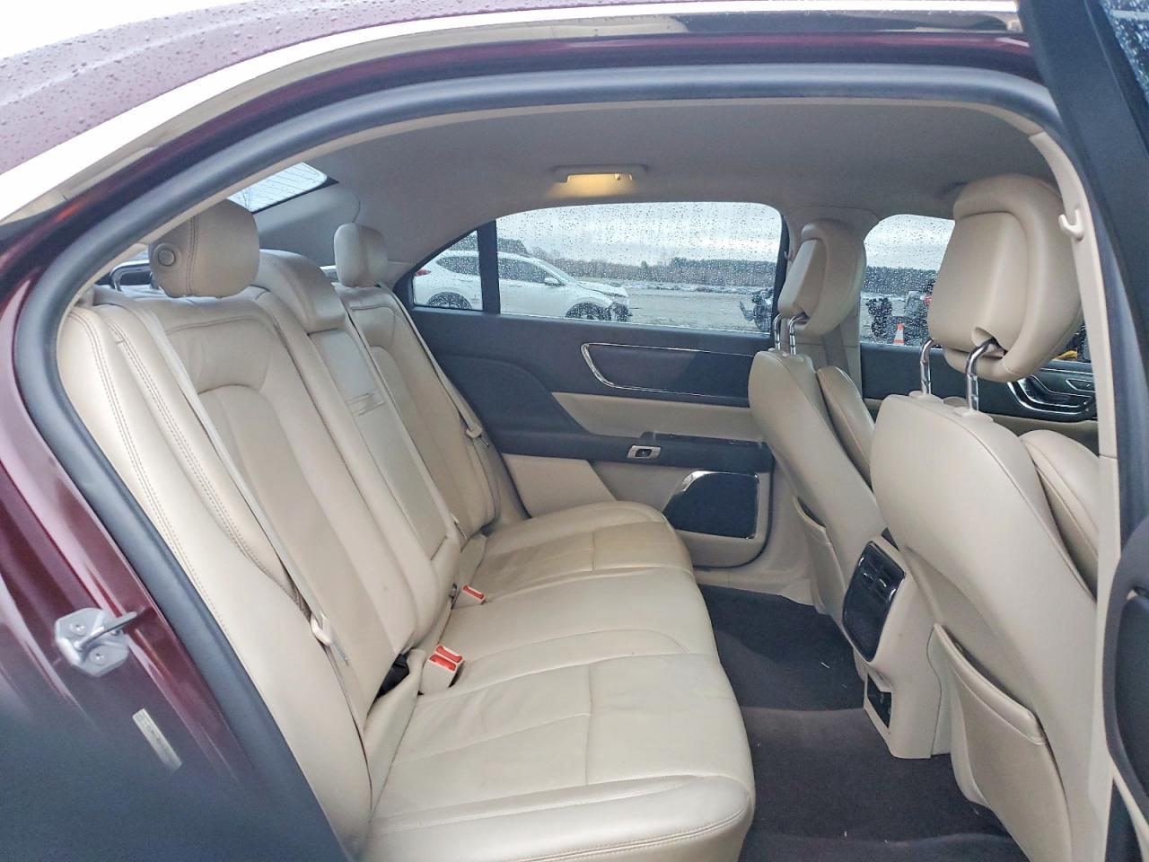2017 LINCOLN Continental