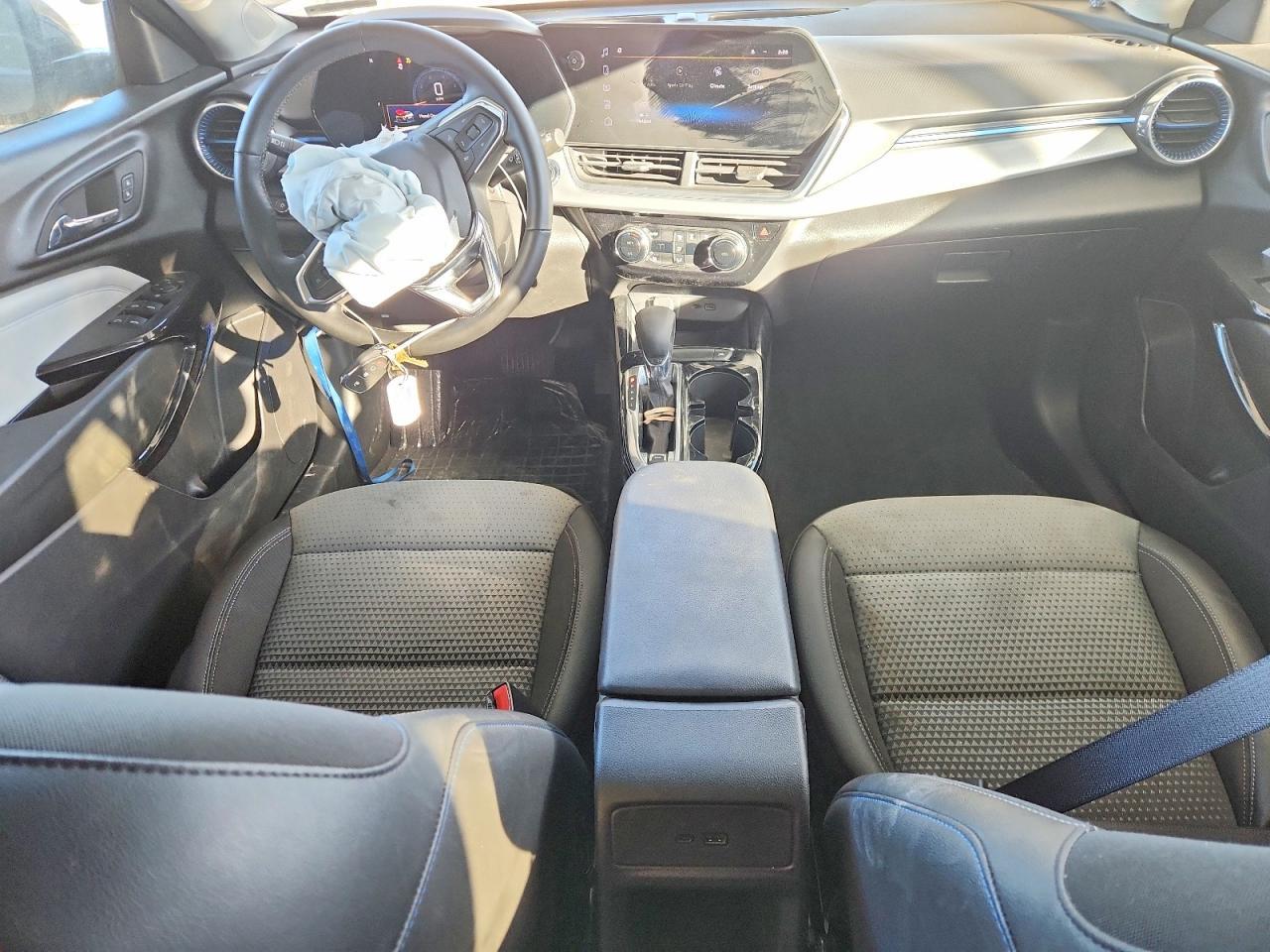 2025 CHEVROLET TRAX