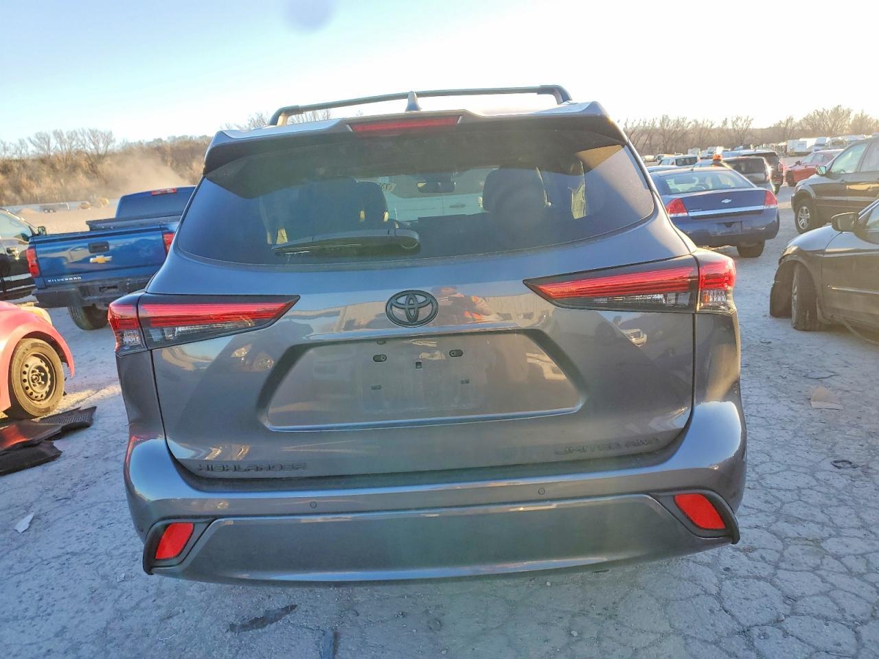 2022 TOYOTA HIGHLANDER