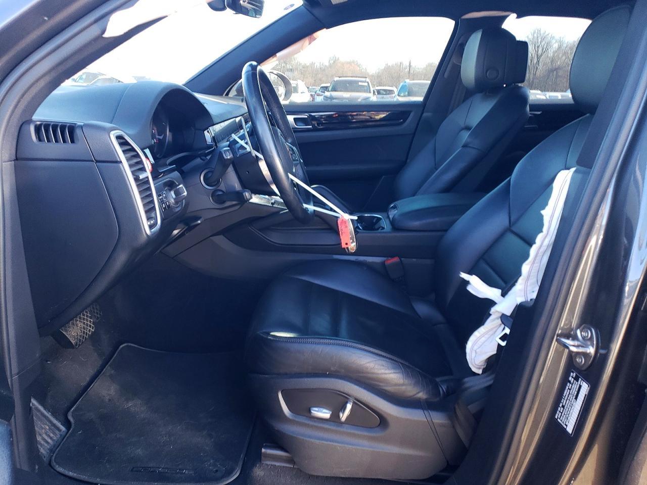 2019 PORSCHE CAYENNE