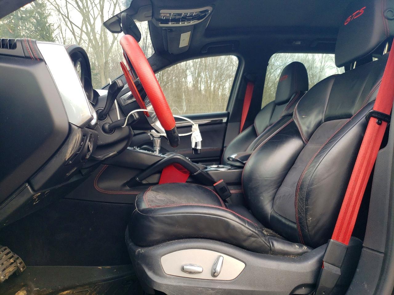 2017 PORSCHE CAYENNE