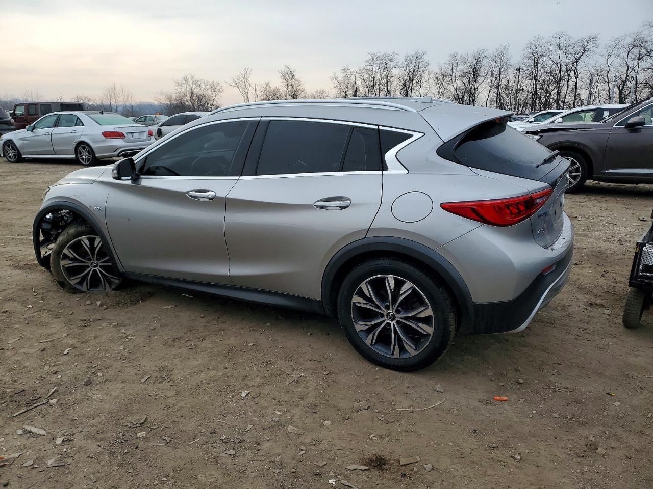 2017 INFINITI QX30