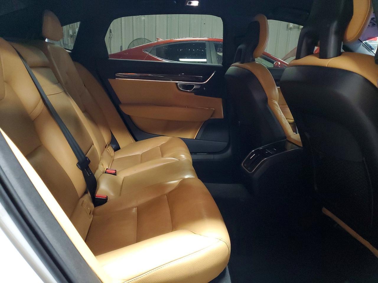 2018 VOLVO S90