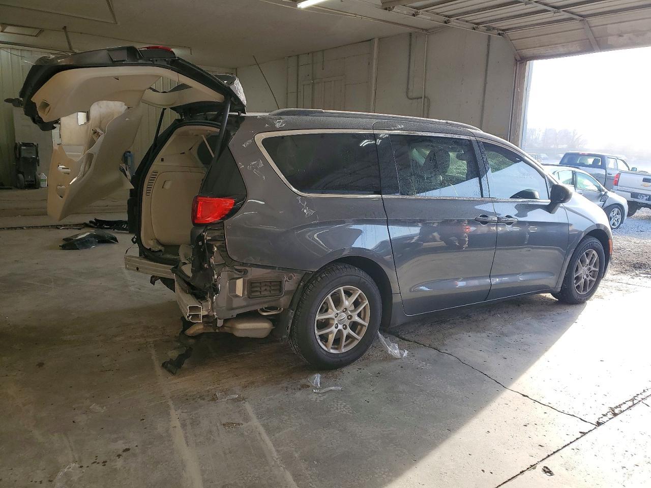 2021 CHRYSLER Voyager