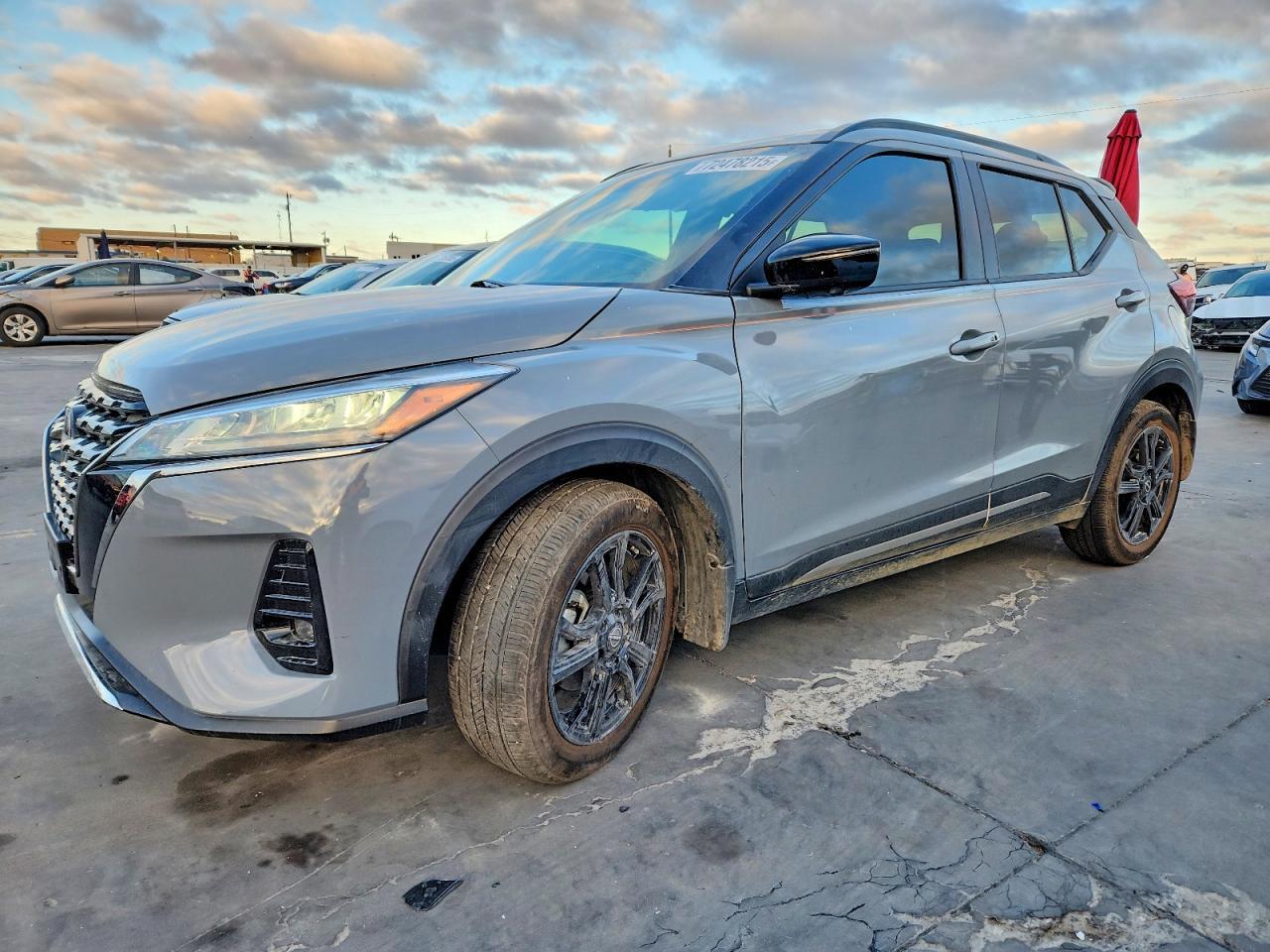 2022 NISSAN KICKS