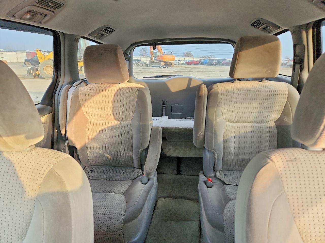 2010 TOYOTA SIENNA