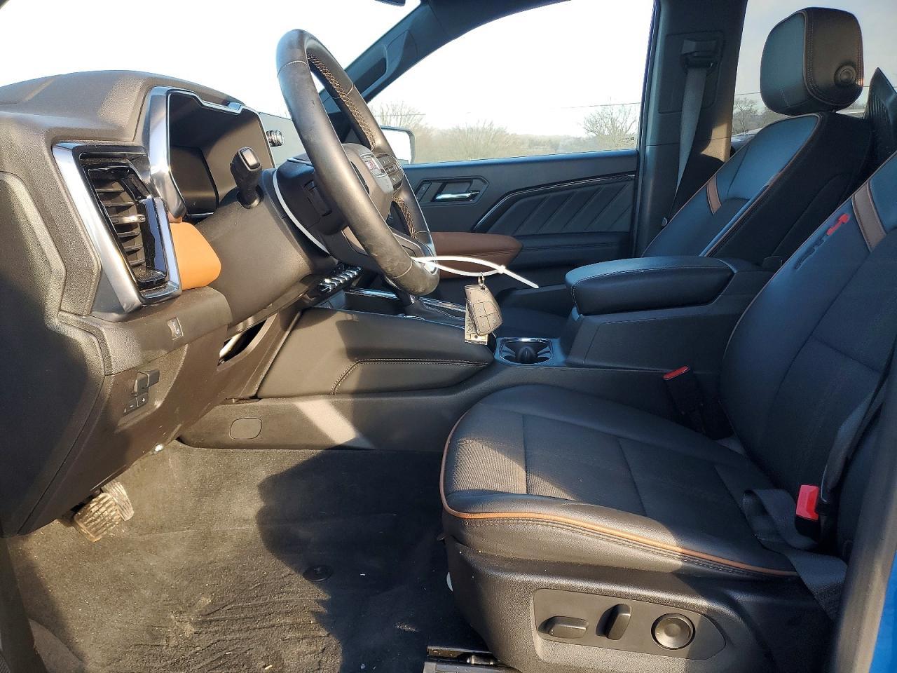 2024 GMC CANYON