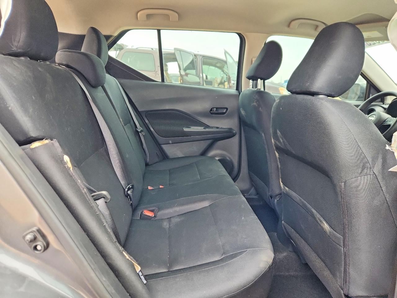 2024 NISSAN KICKS