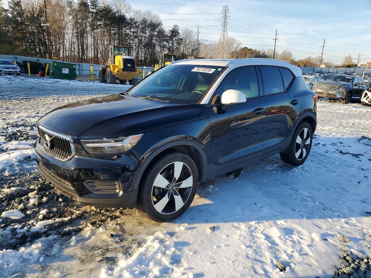 2019 VOLVO XC40