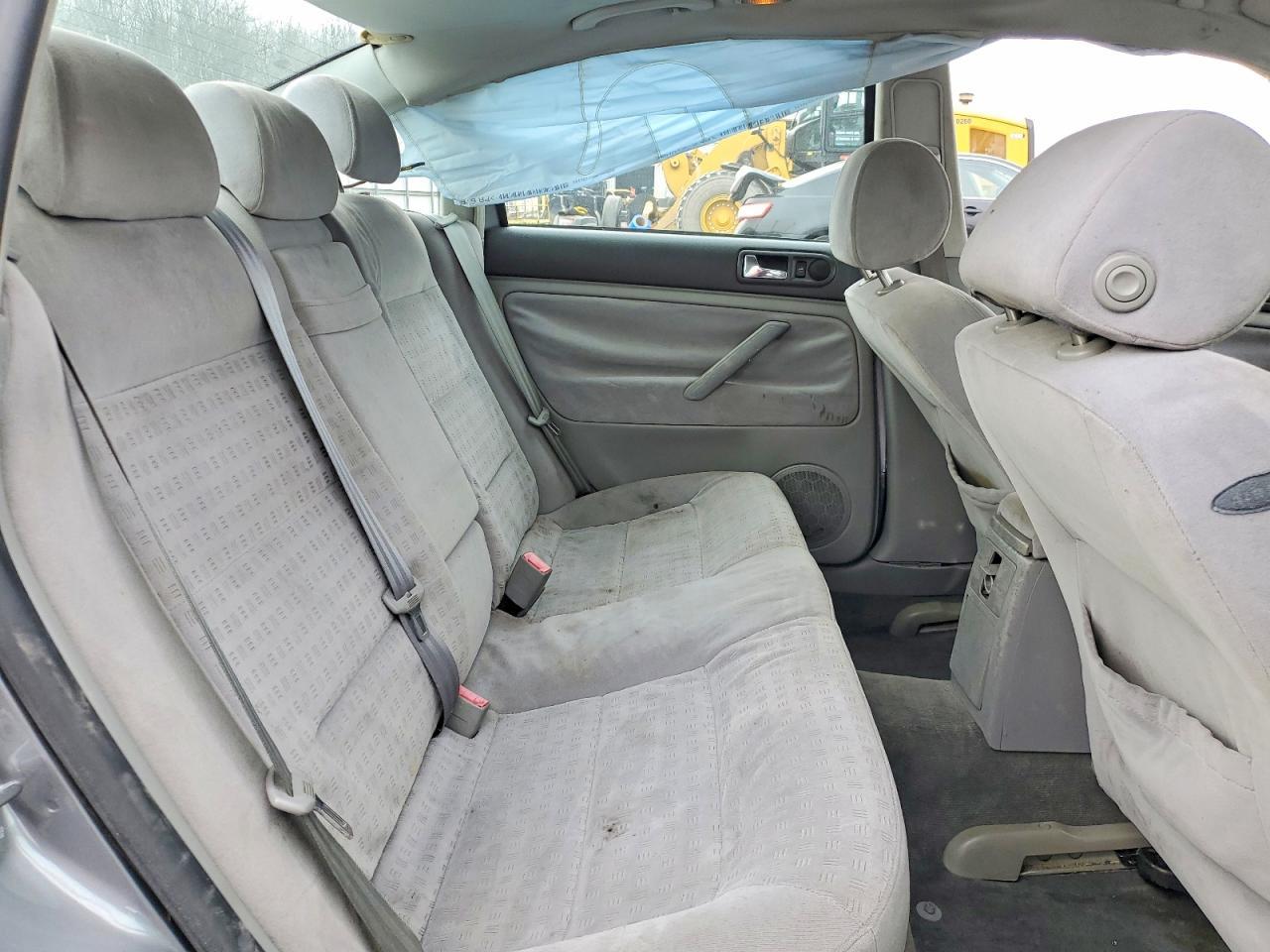 2001 VOLKSWAGEN Passat
