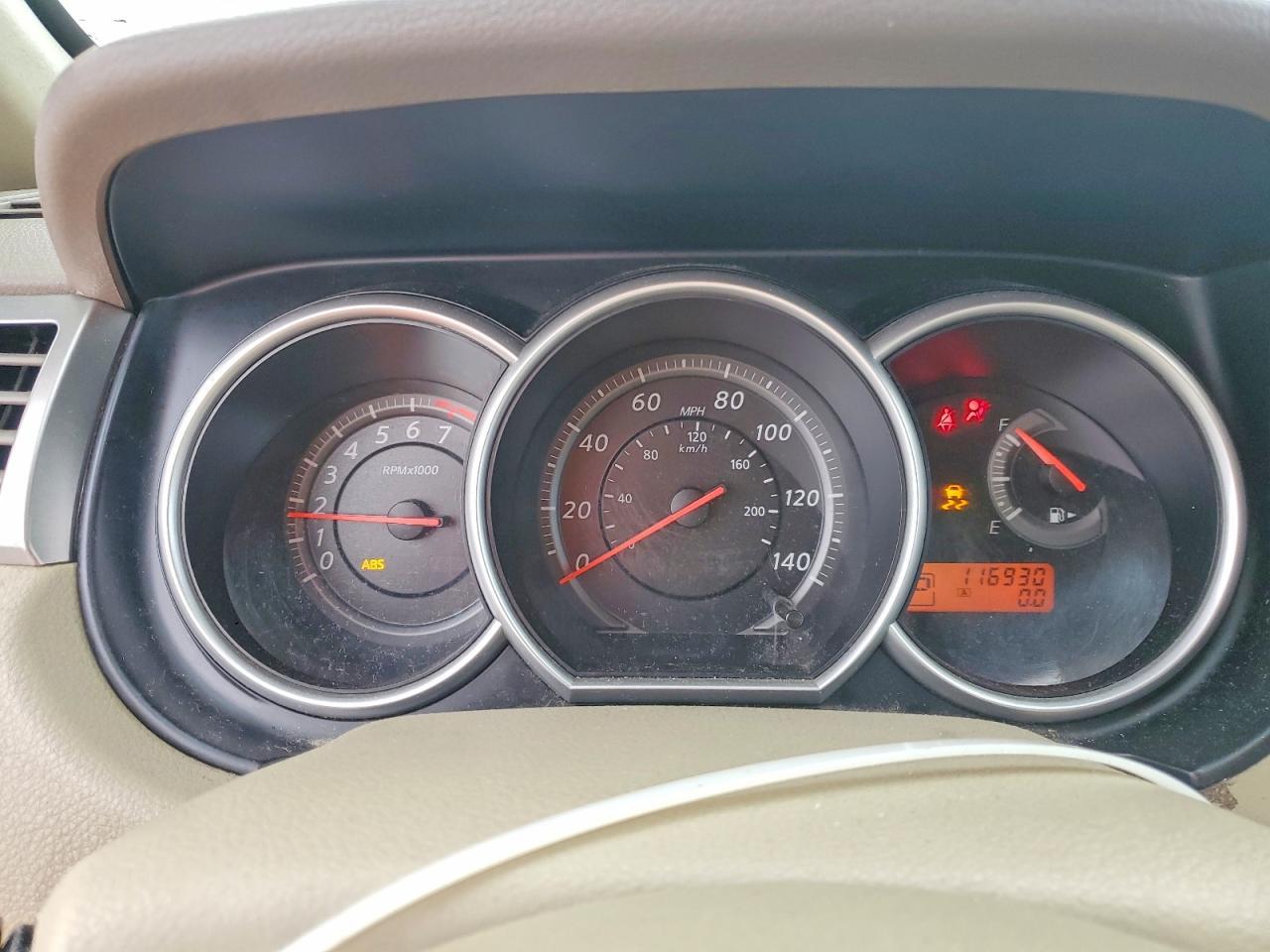 2012 NISSAN VERSA