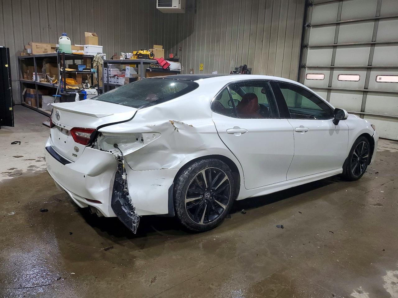 2018 TOYOTA CAMRY