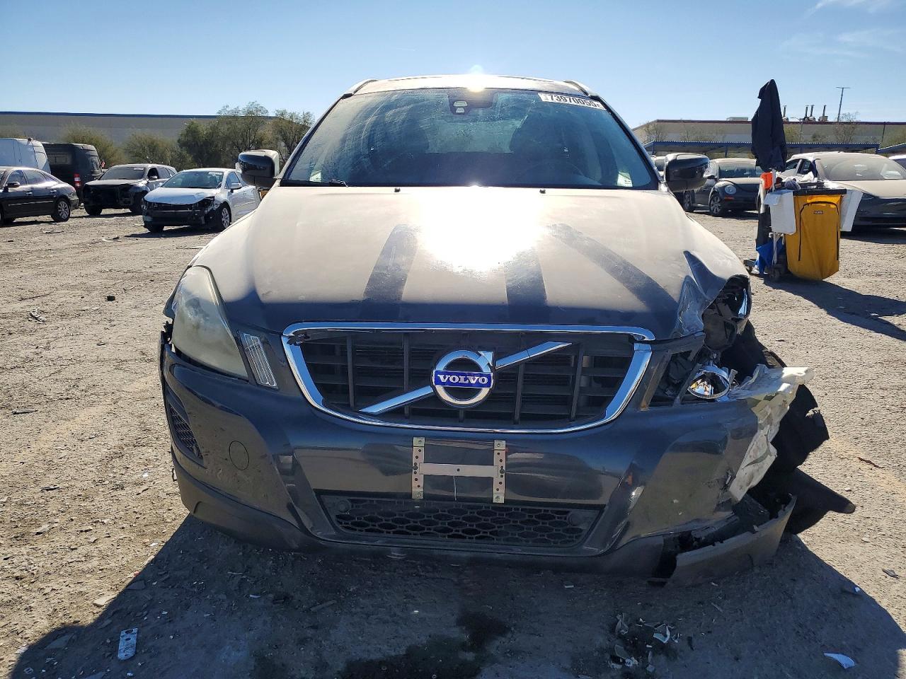 2011 VOLVO XC60