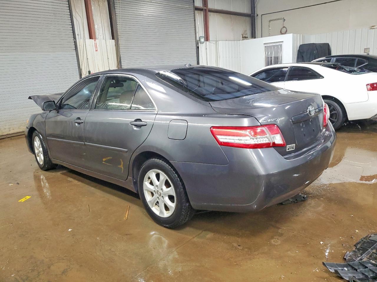 2011 TOYOTA CAMRY