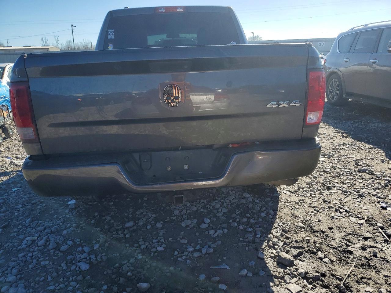 2015 RAM 1500 ST