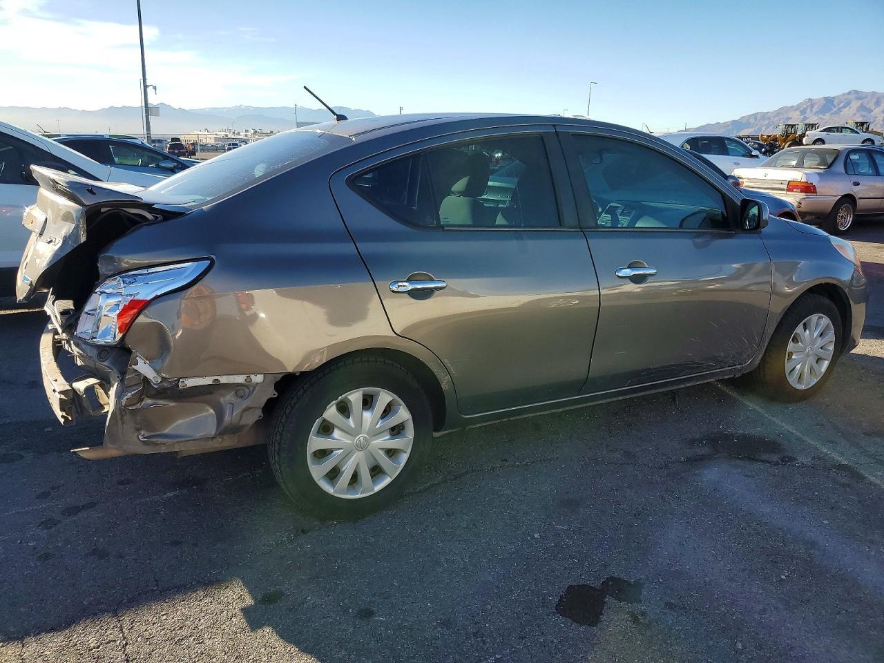 2013 NISSAN VERSA