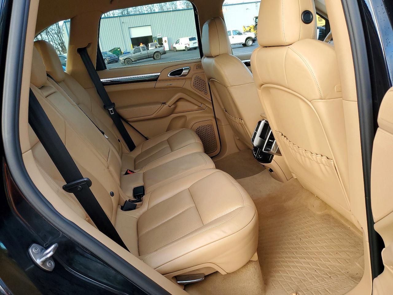 2012 PORSCHE CAYENNE