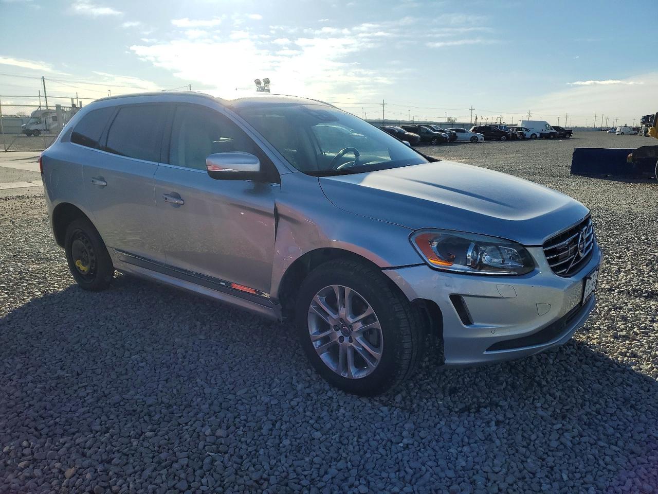 2016 VOLVO XC60