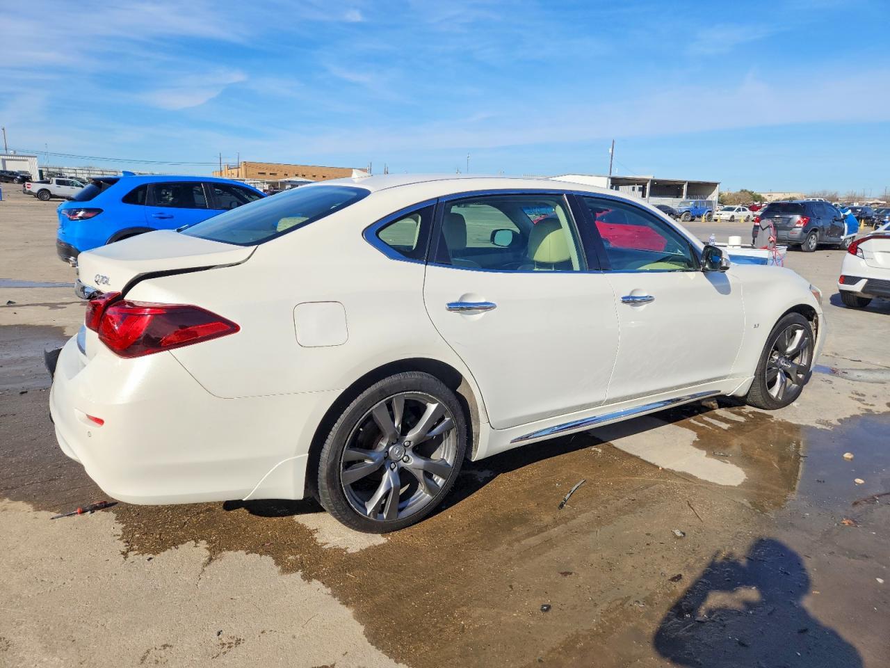 2016 INFINITI Q70