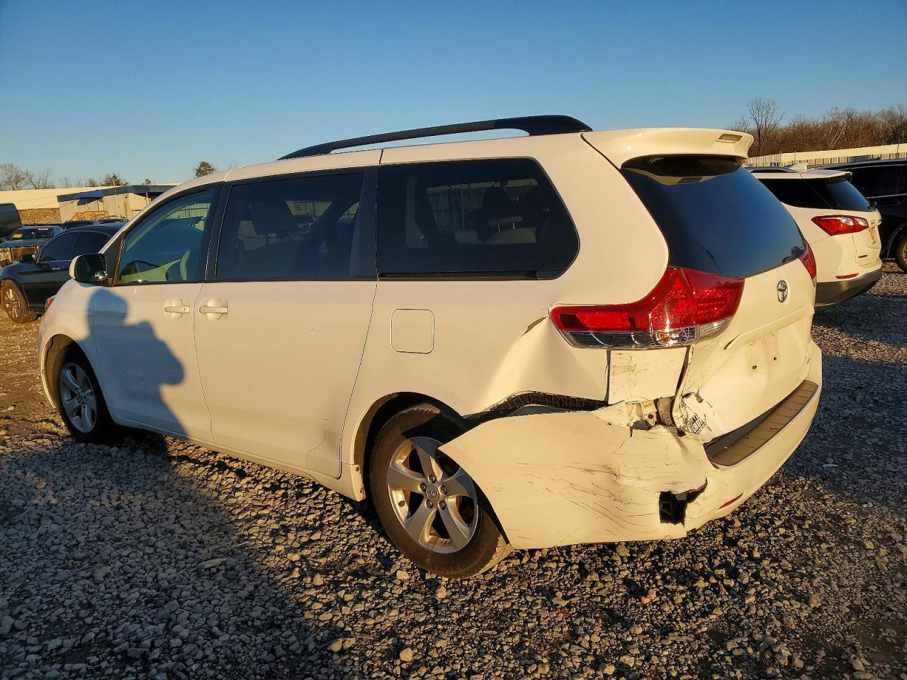 2013 TOYOTA SIENNA