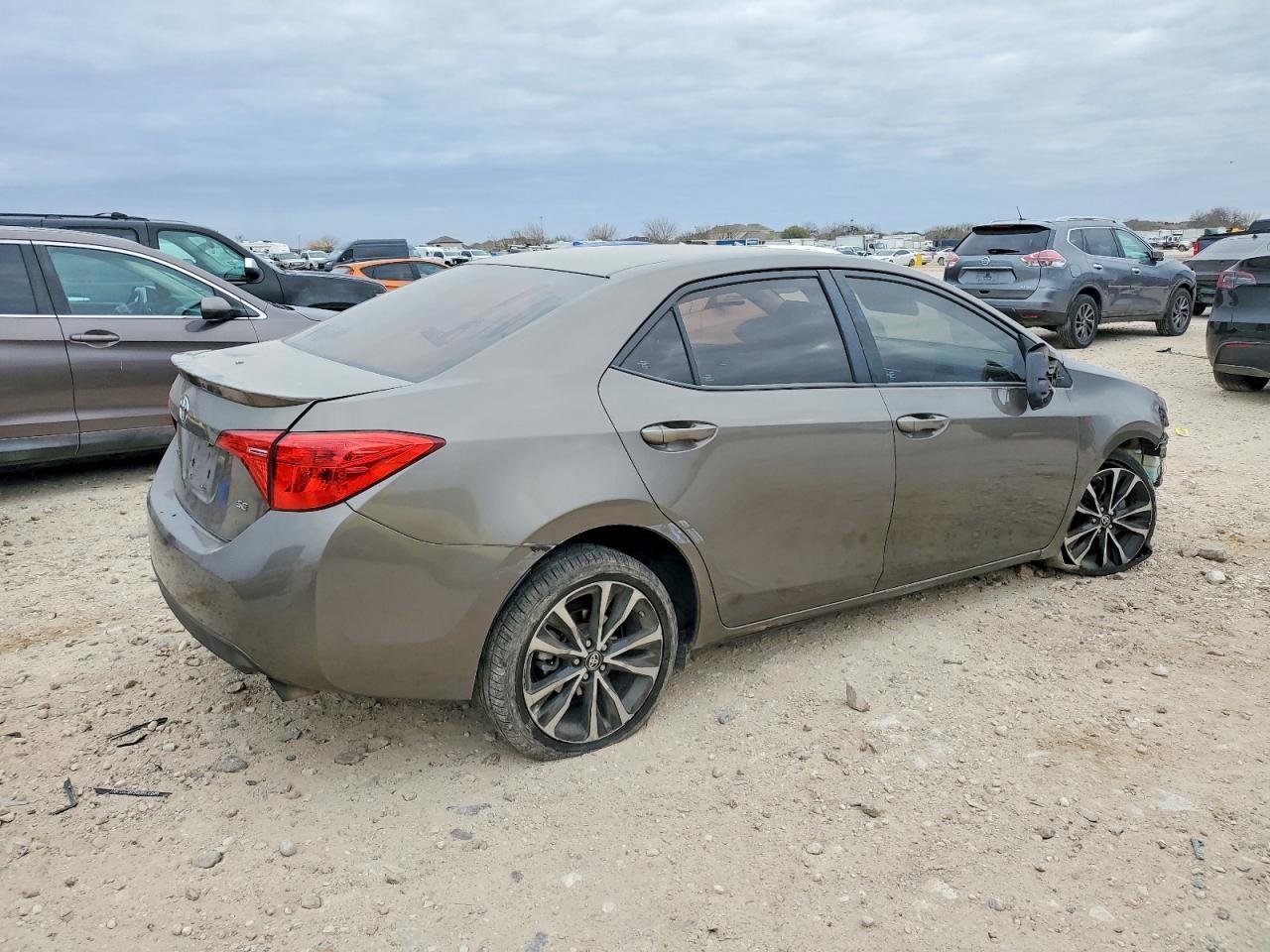 2017 TOYOTA COROLLA