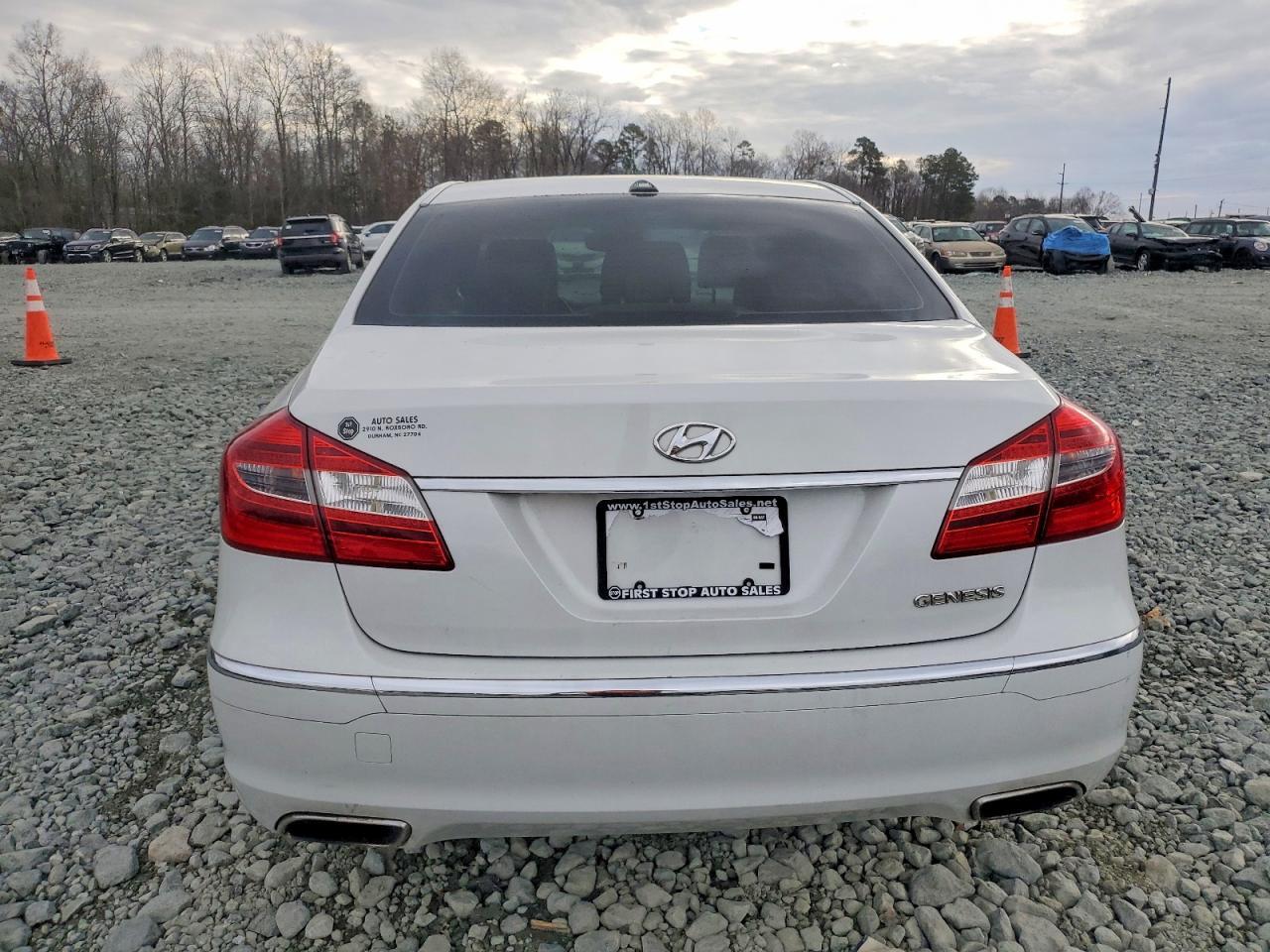 2013 HYUNDAI GENESIS