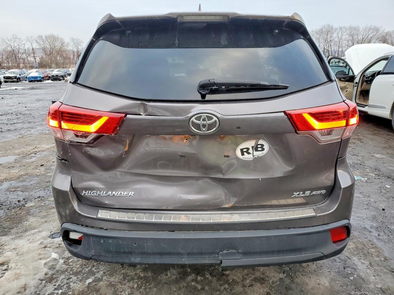 2019 TOYOTA HIGHLANDER