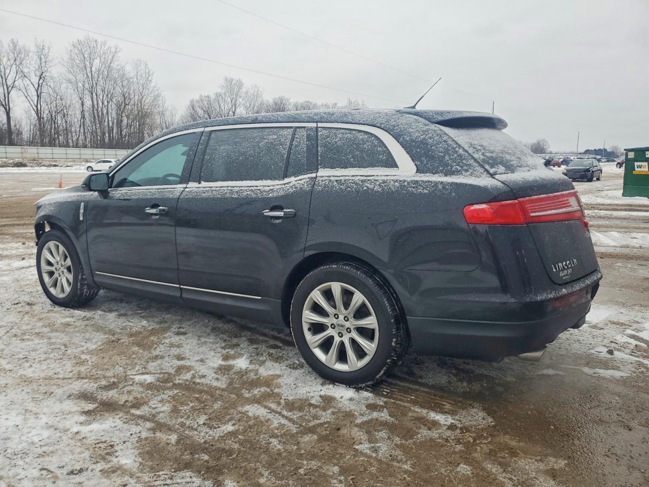 2016 LINCOLN MKT