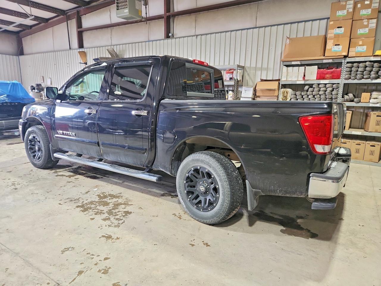 2011 NISSAN Titan
