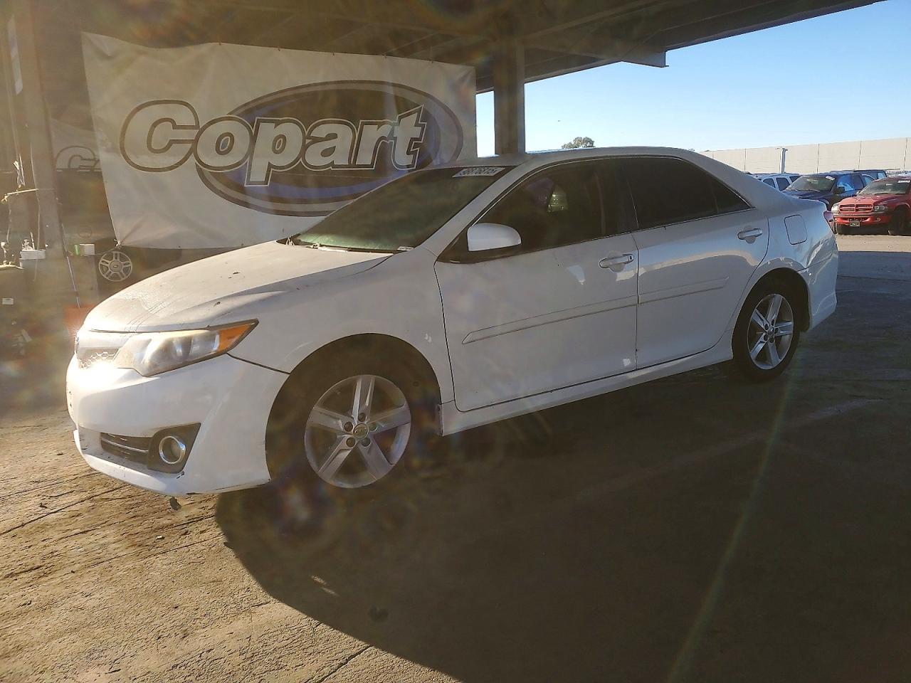 2014 TOYOTA CAMRY