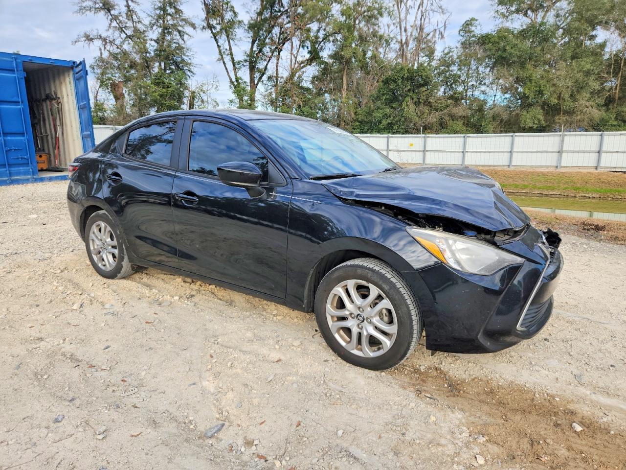 2017 TOYOTA YARIS
