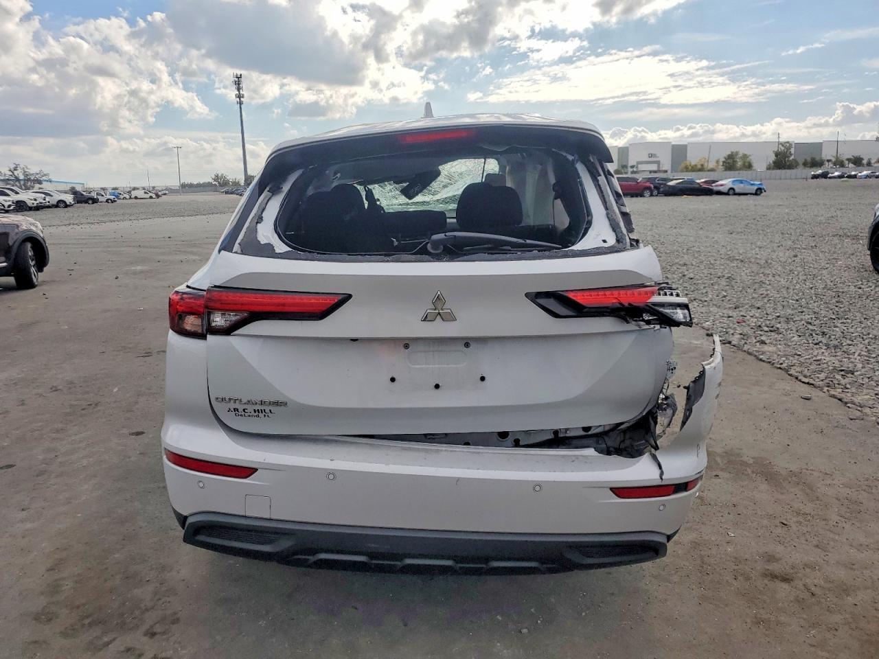 2022 MITSUBISHI outlander