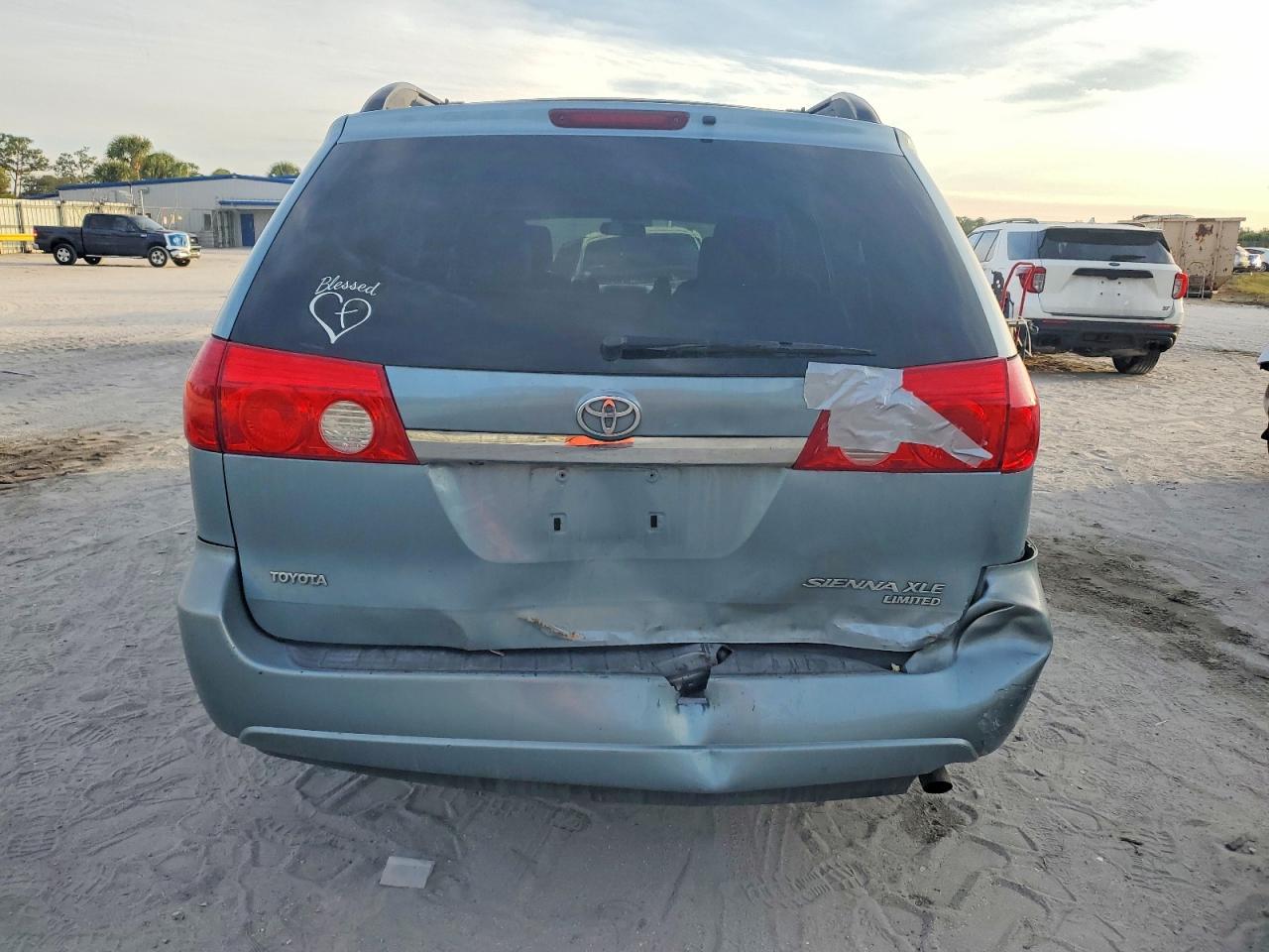 2008 TOYOTA SIENNA
