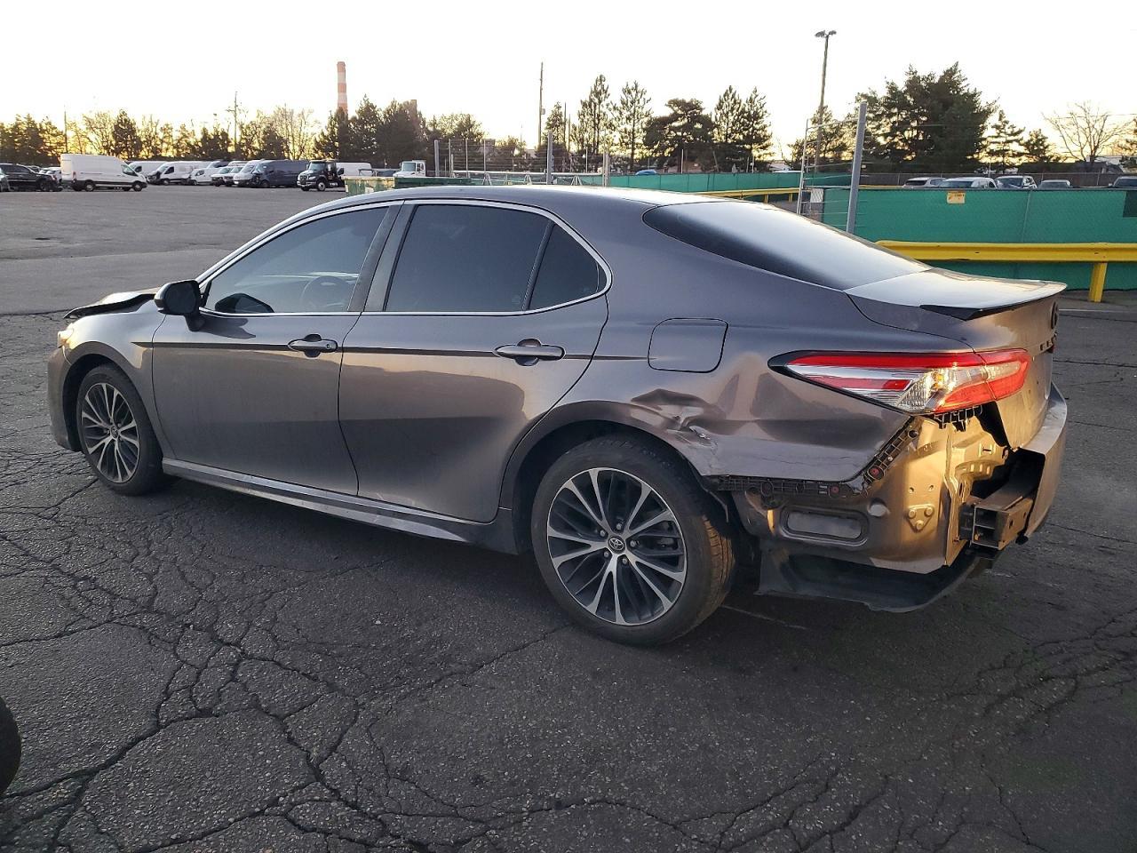 2018 TOYOTA CAMRY