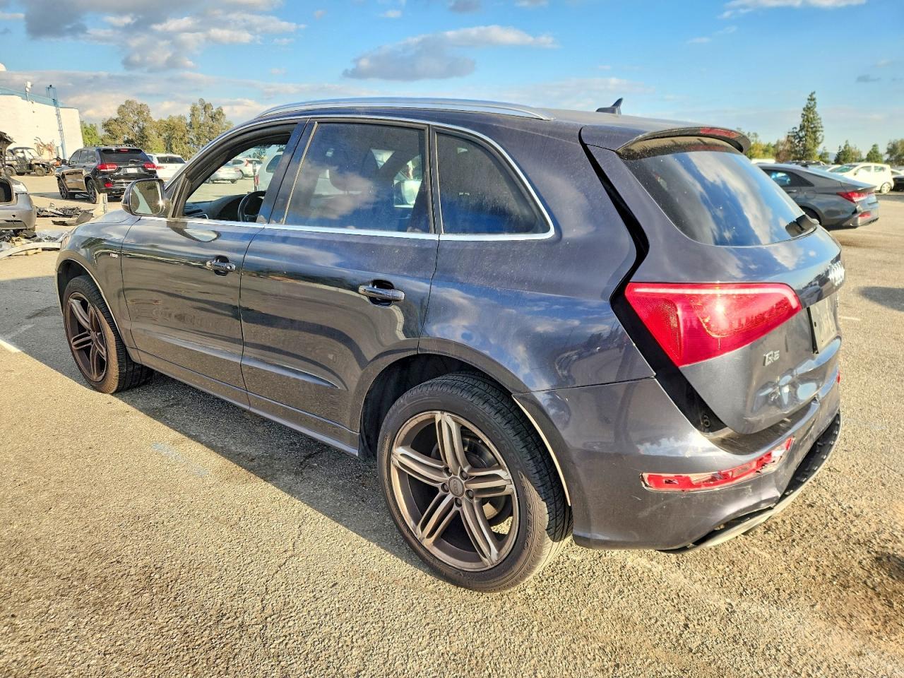 2010 AUDI Q5