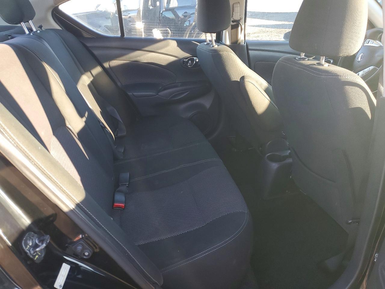 2017 NISSAN VERSA