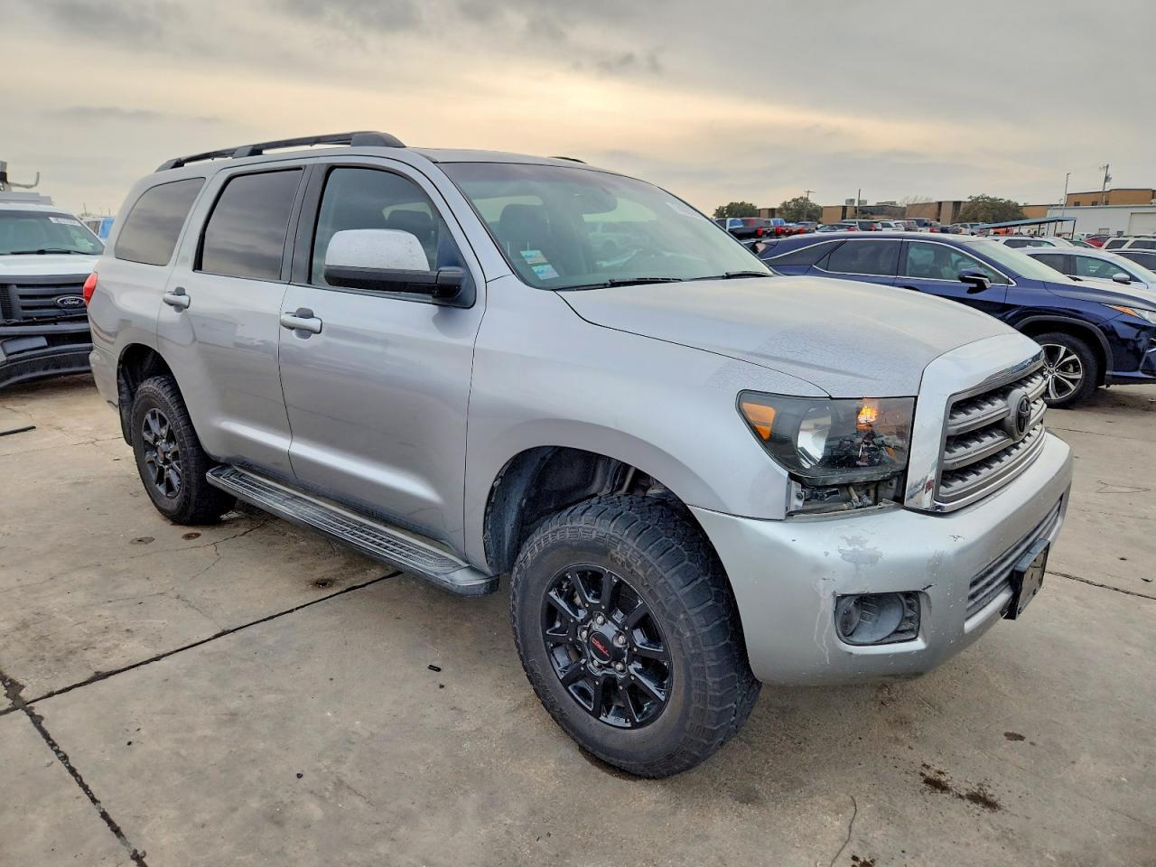2011 TOYOTA Sequoia