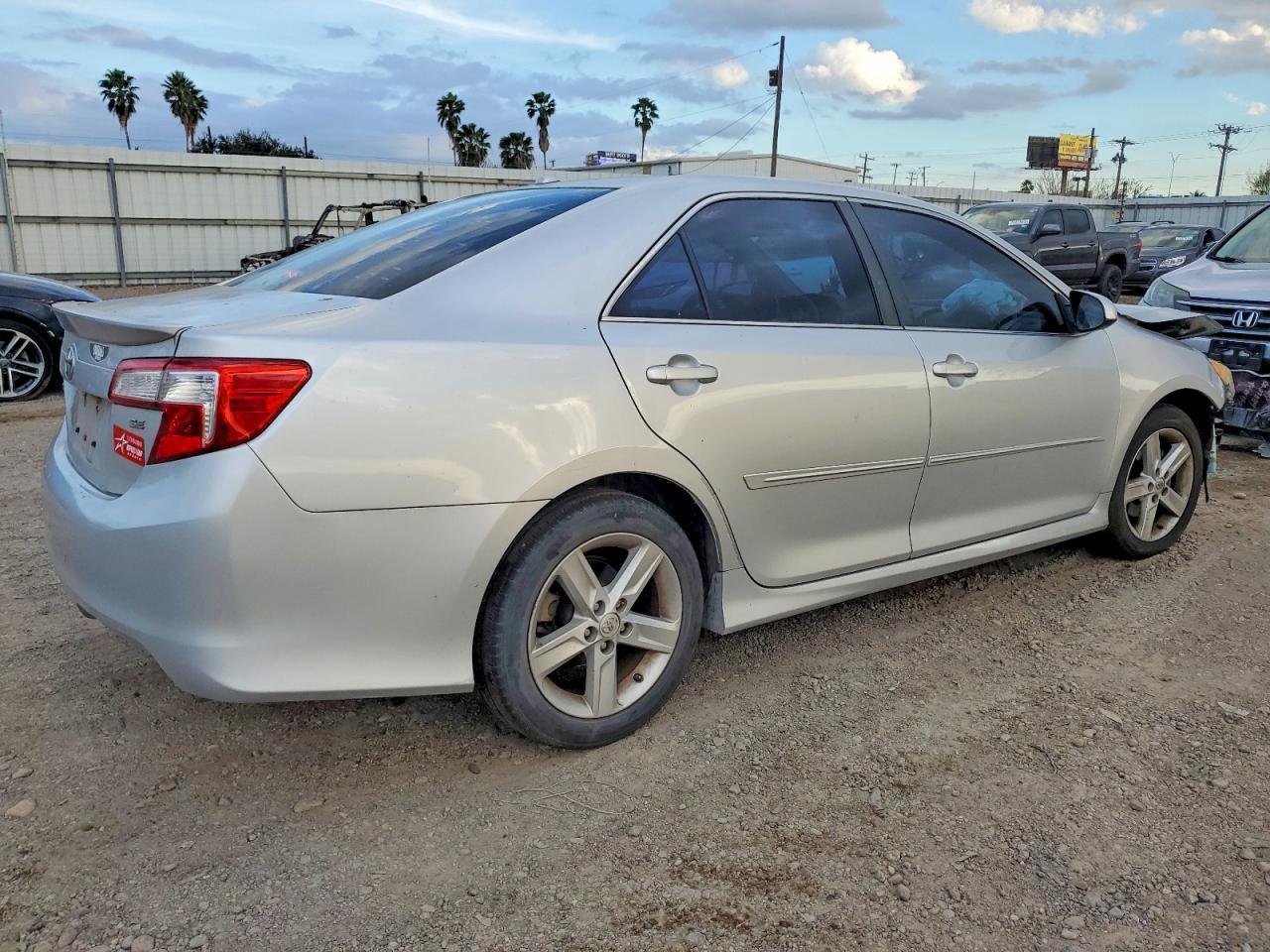 2014 TOYOTA CAMRY