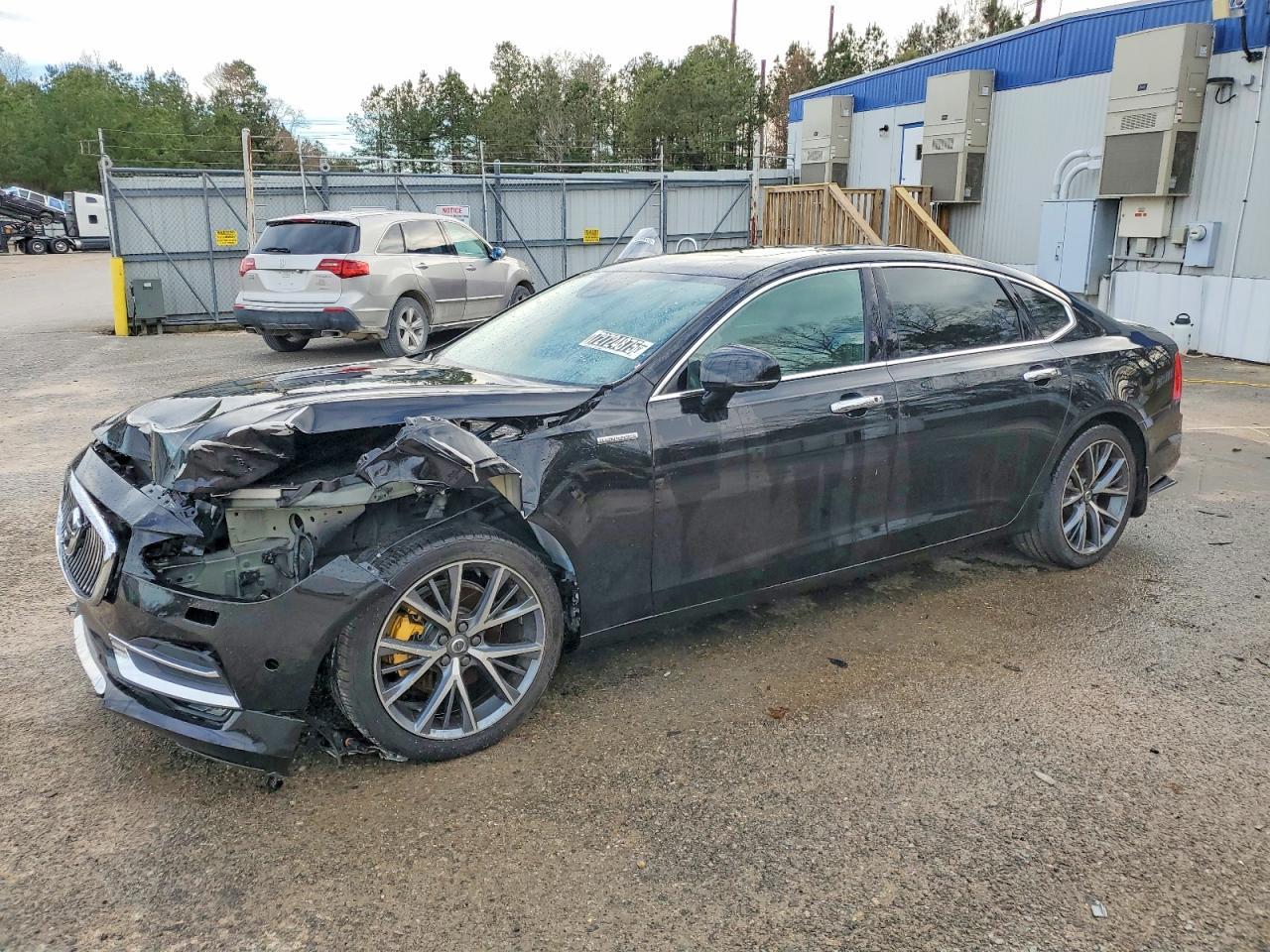 2018 VOLVO S90