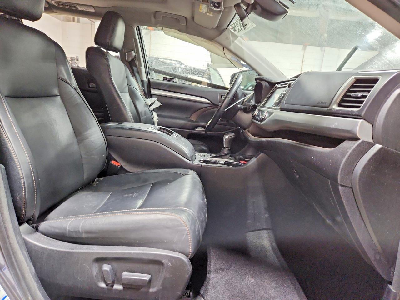 2017 TOYOTA HIGHLANDER