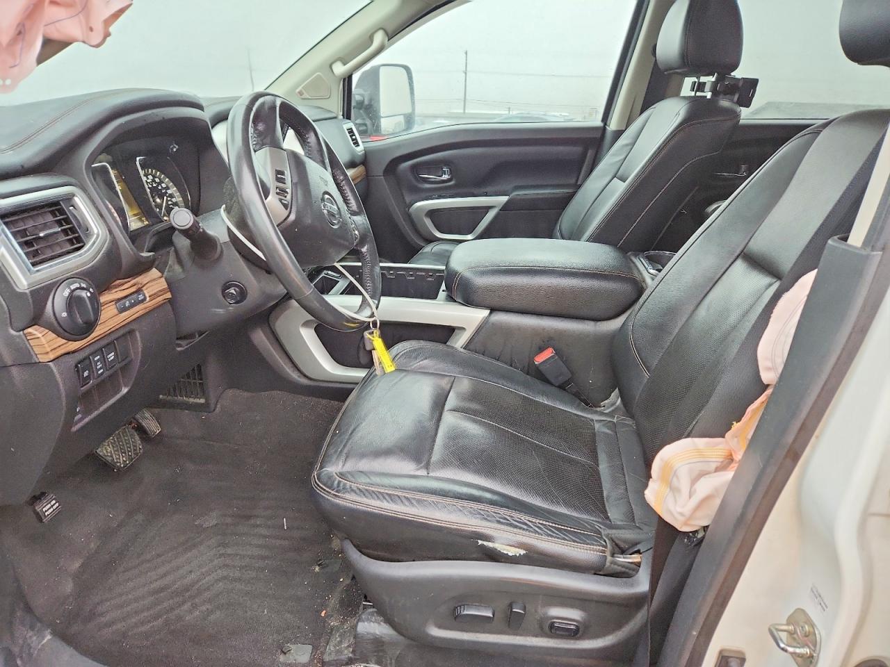 2016 NISSAN Titan