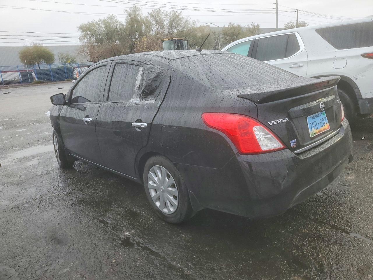 2017 NISSAN VERSA