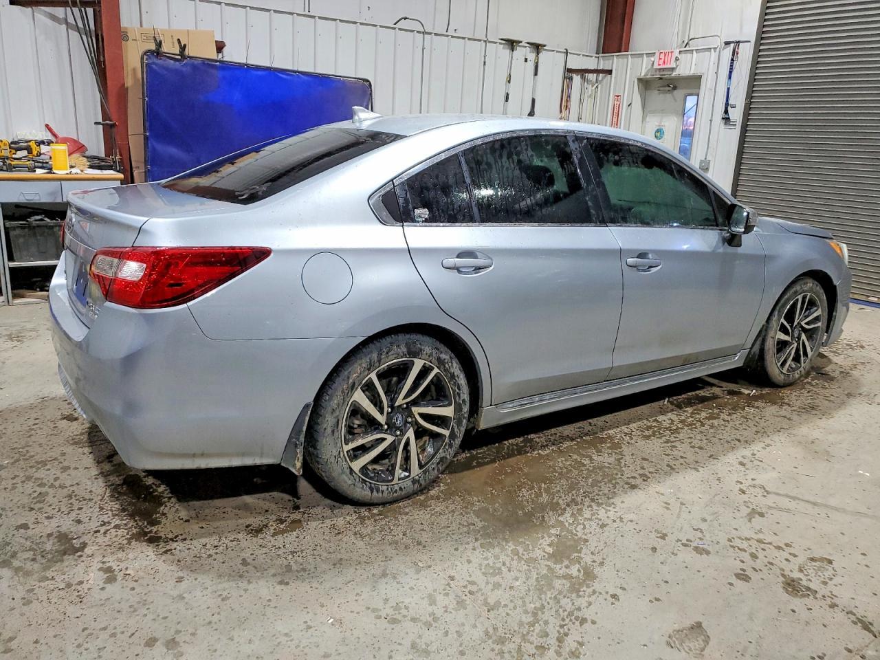 2017 SUBARU Legacy