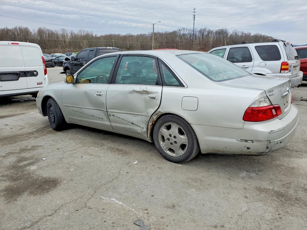 2003 TOYOTA Avalon